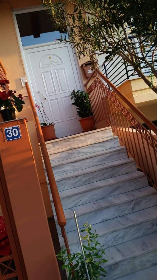 Elle Apartment By Alp Hospitality Services Nea Kallikrateia Exterior foto